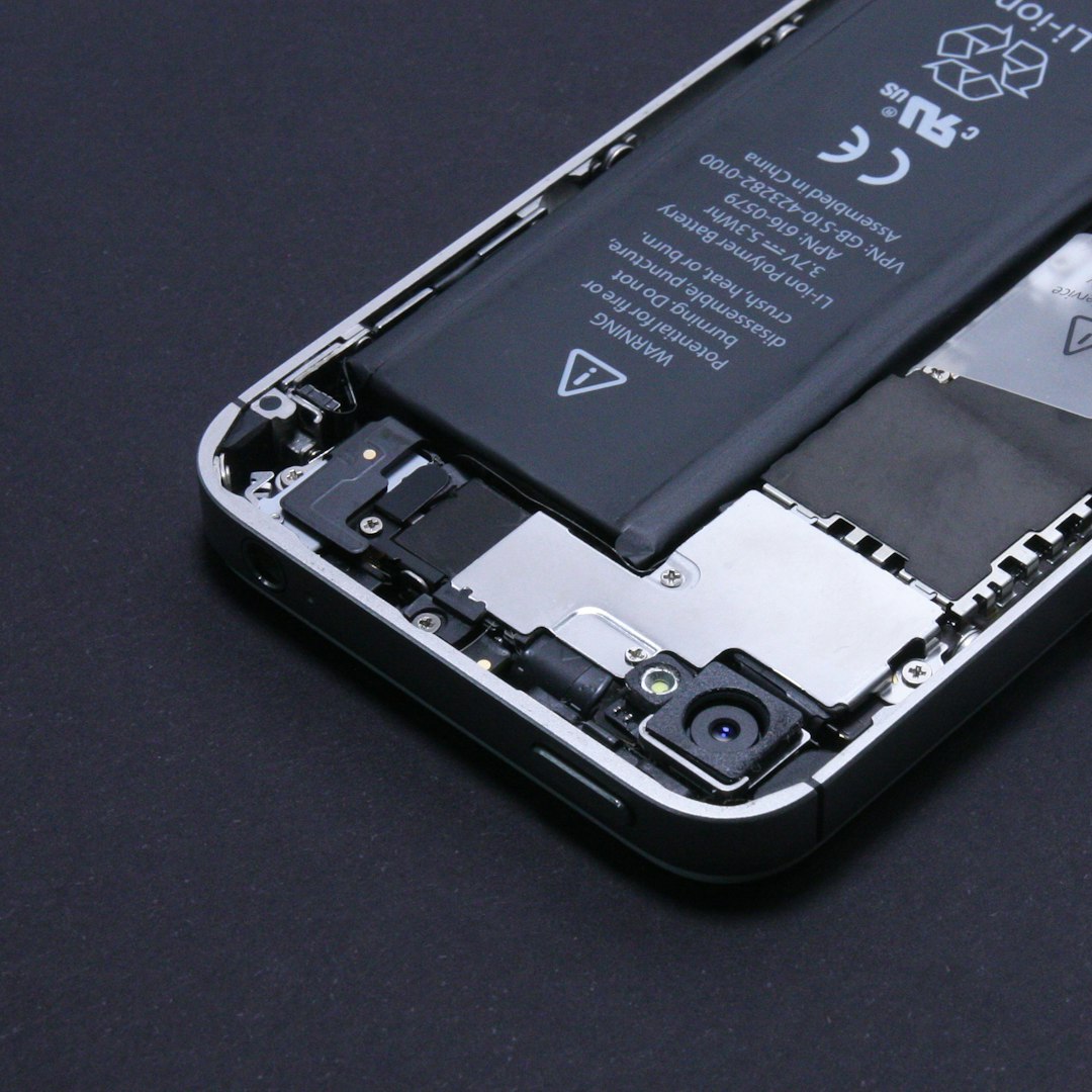 User-Replaceable Batteries Make a Resounding Comeback Driven by EU Legislation